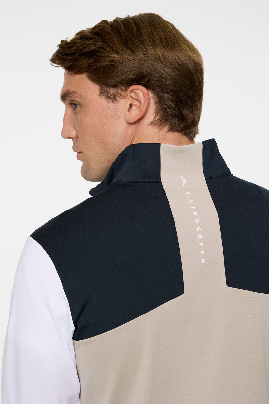 capa intermedia sasha