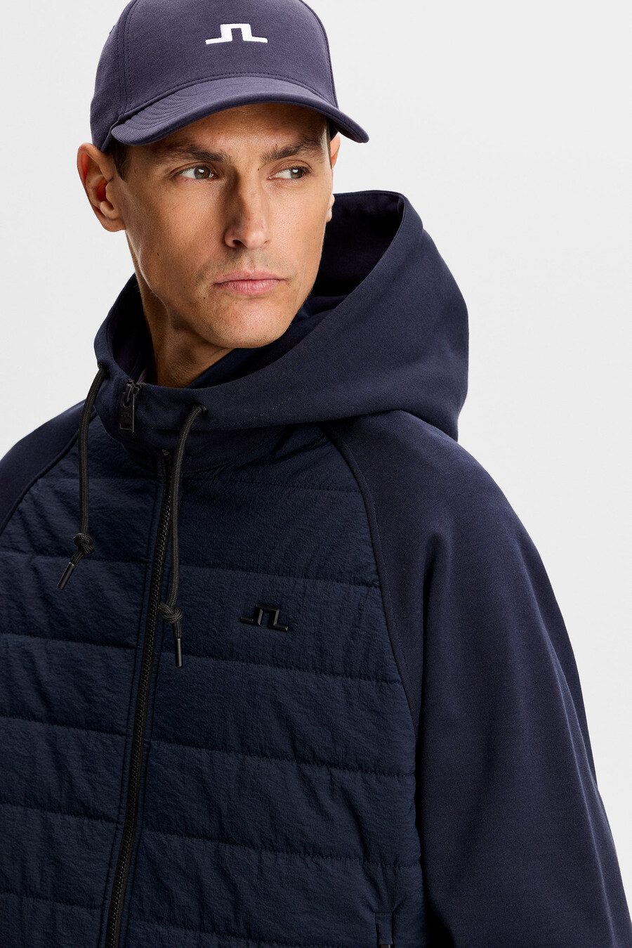 chaqueta híbrida con capucha y cremallera mijo