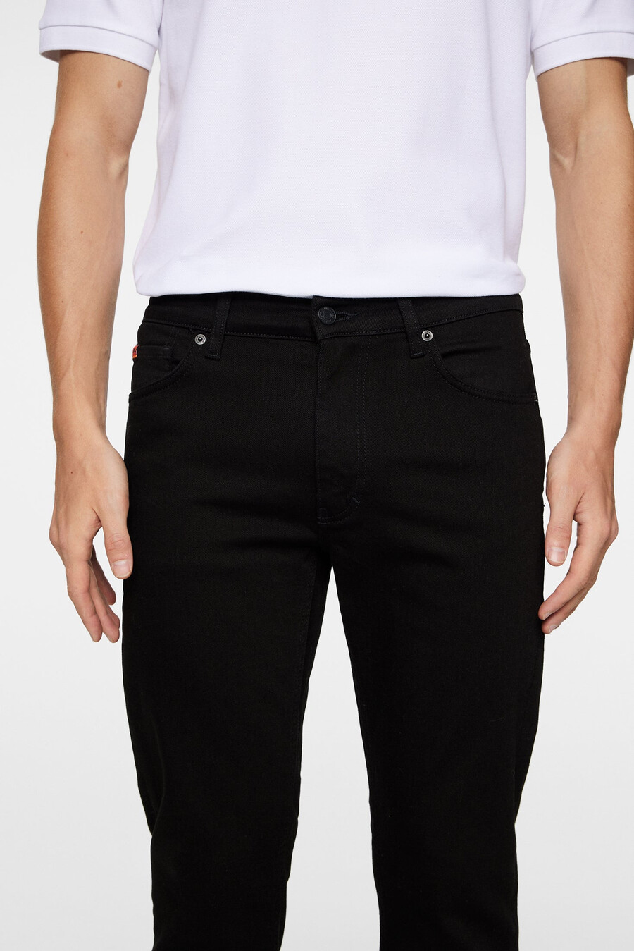 vaqueros ajustados negros jax stay