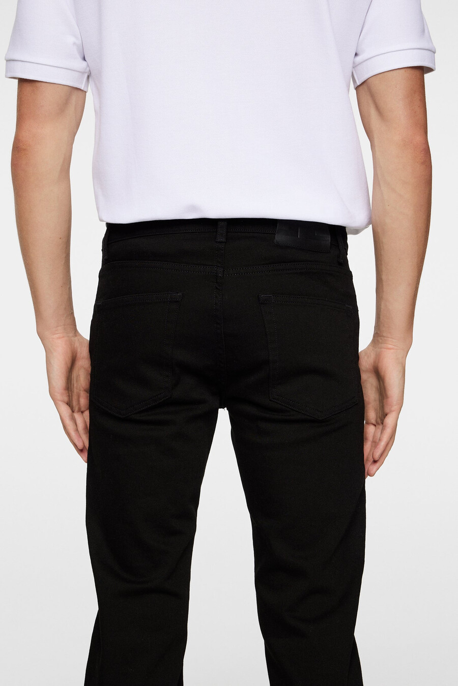vaqueros ajustados negros jax stay