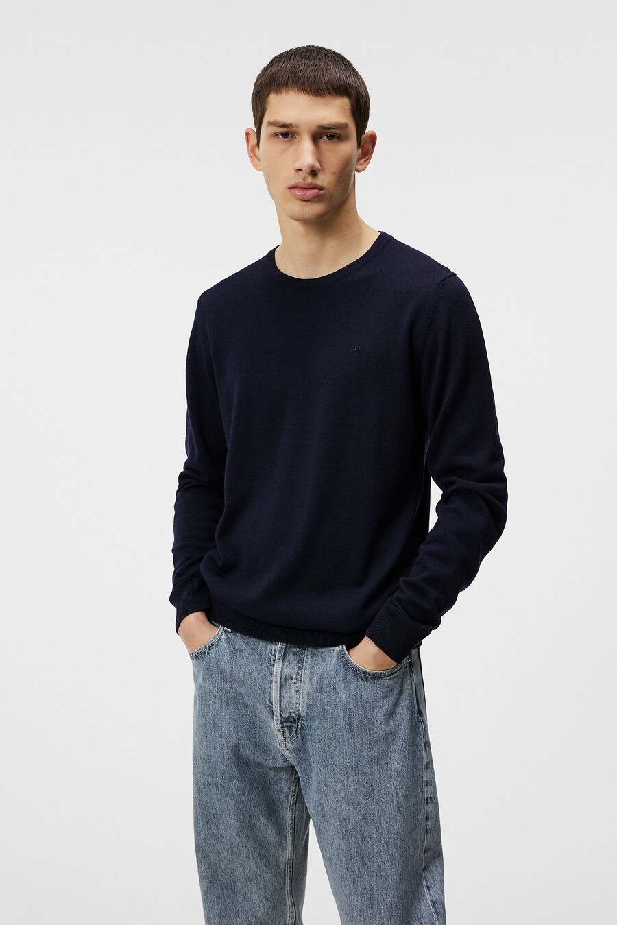 suéter de cuello redondo de merino lyle