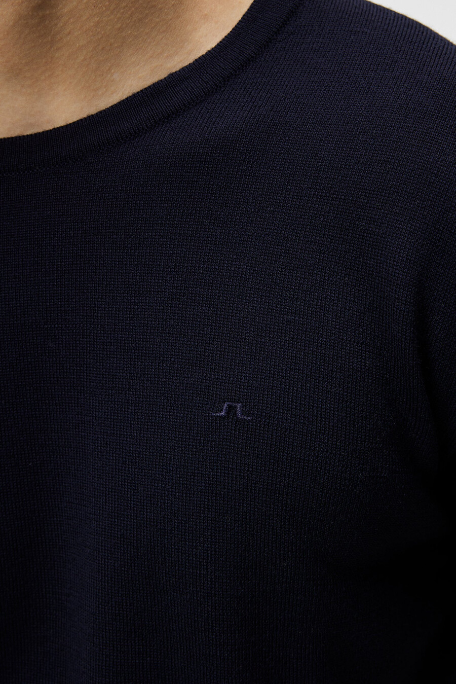 suéter de cuello redondo de merino lyle