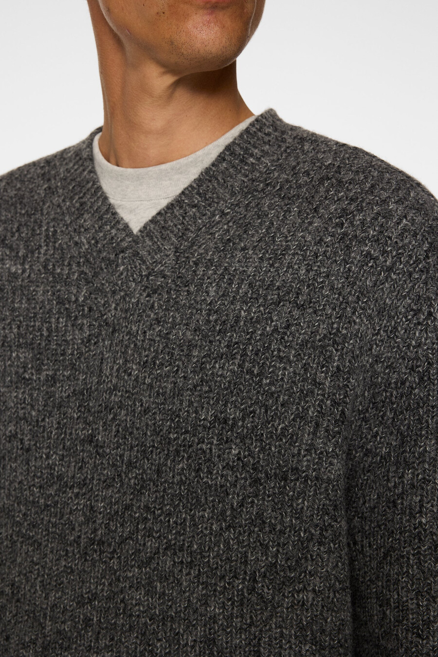 vitor cuello en v punto grueso