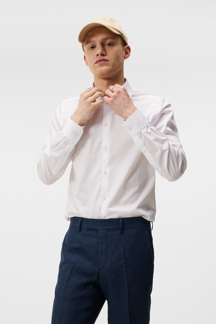 camisa de sarga superdelgada que no necesita planchado
