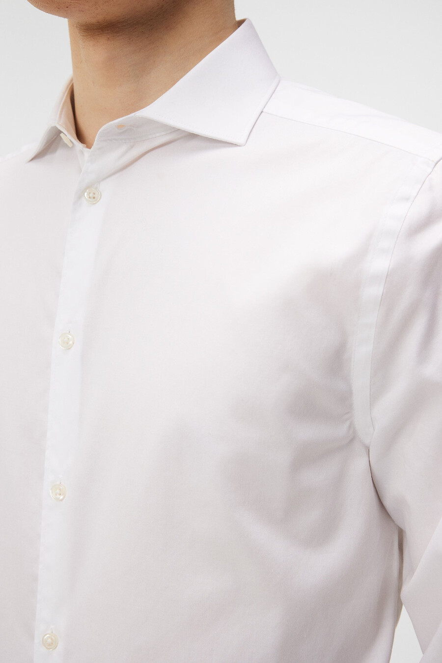 camisa de sarga superdelgada que no necesita planchado