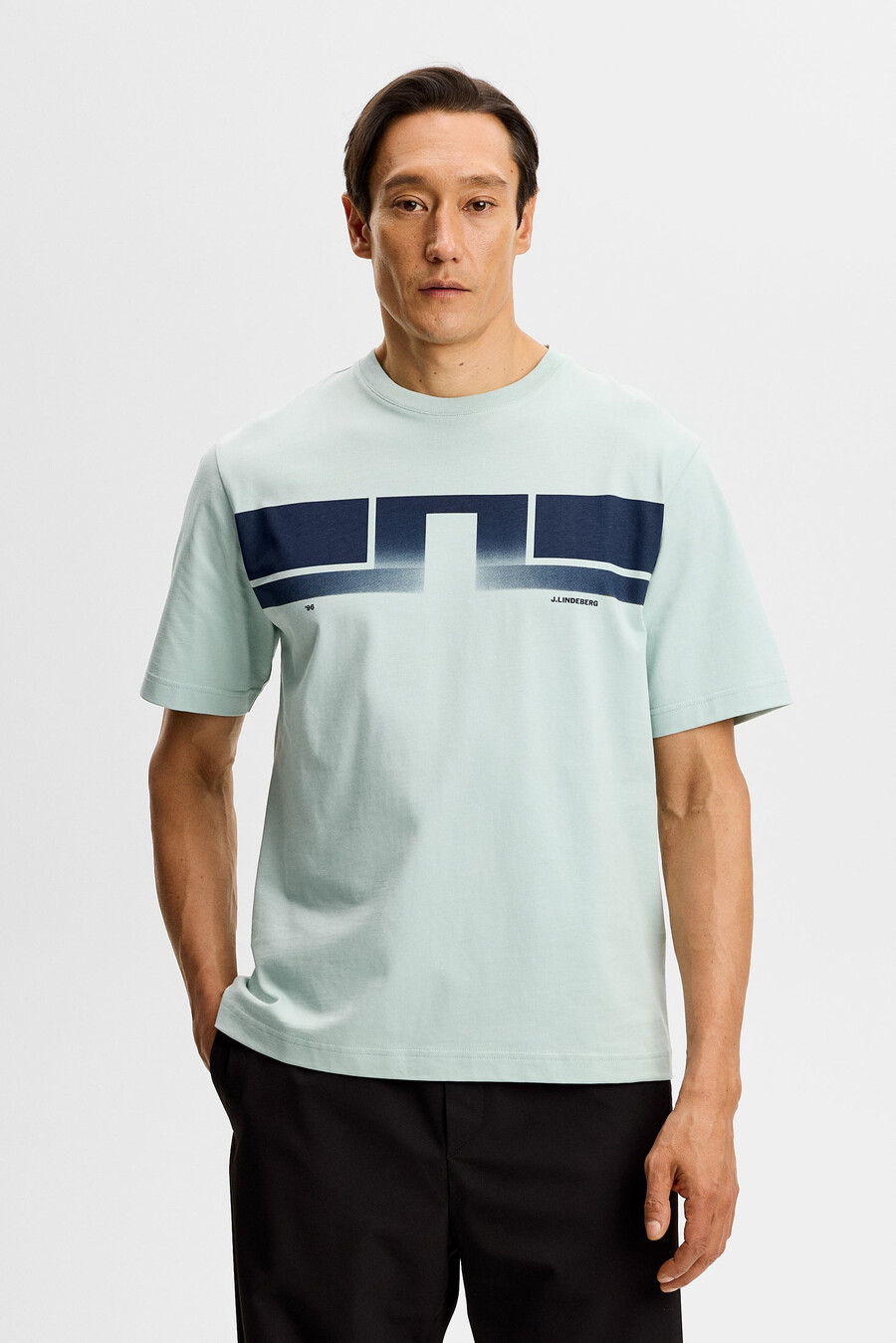camiseta con el logotipo de parcie