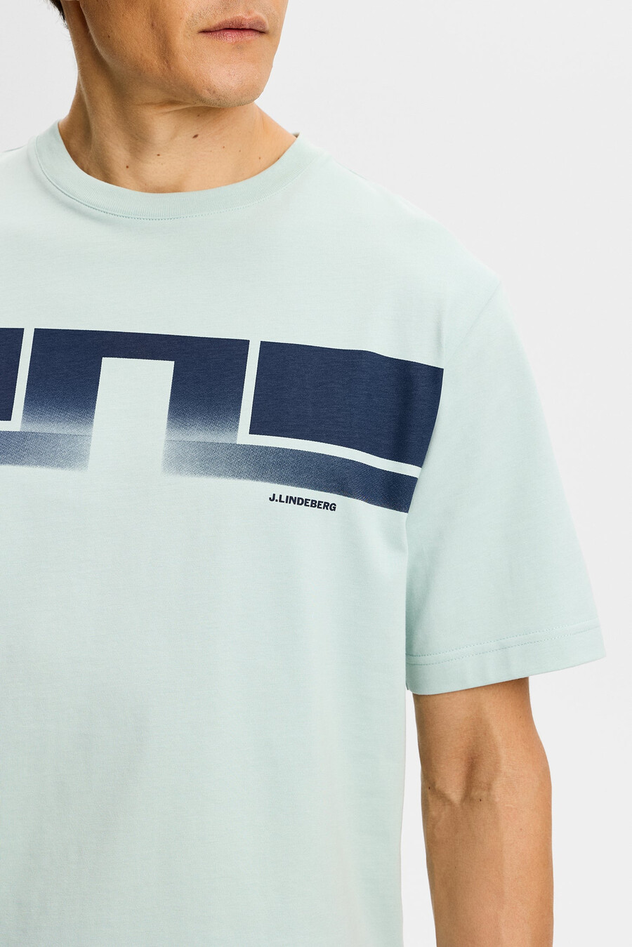 camiseta con el logotipo de parcie