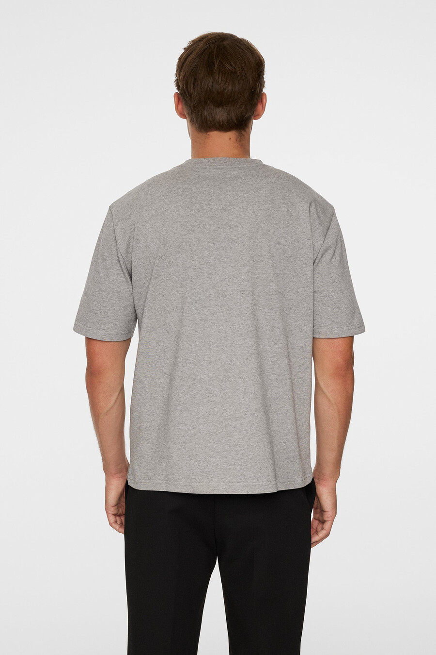 camiseta con el logotipo de temporada de hale