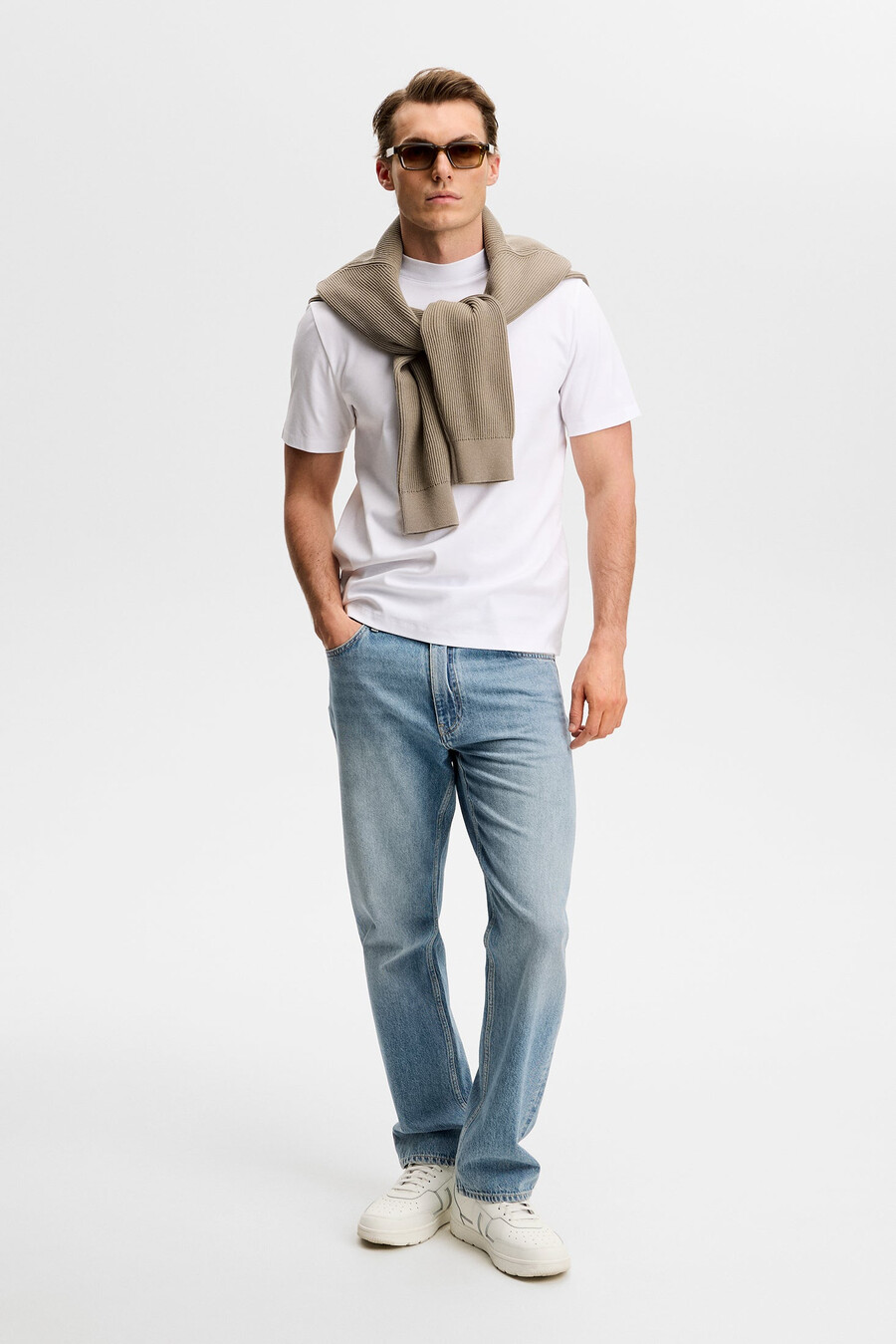 camiseta de cuello alto ace