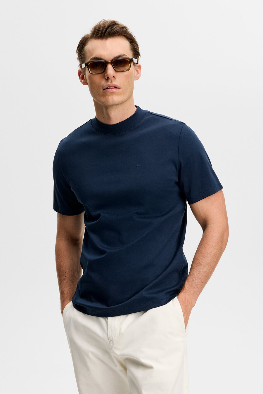 camiseta de cuello alto ace