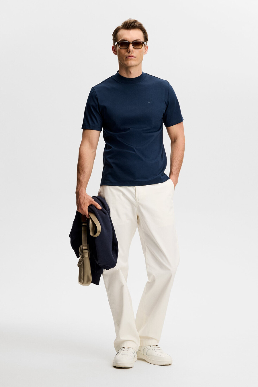 camiseta de cuello alto ace