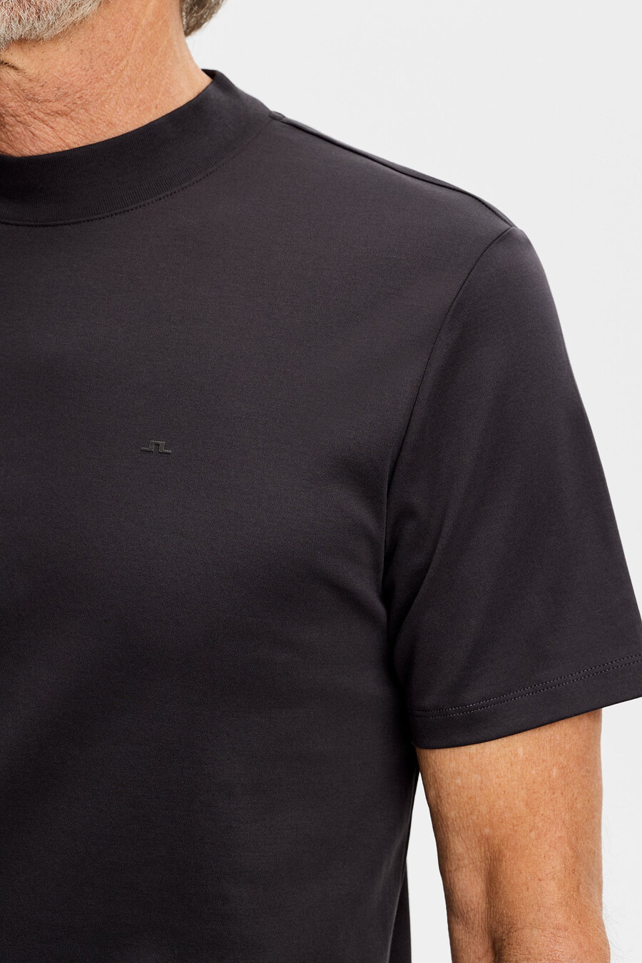 camiseta de cuello alto ace