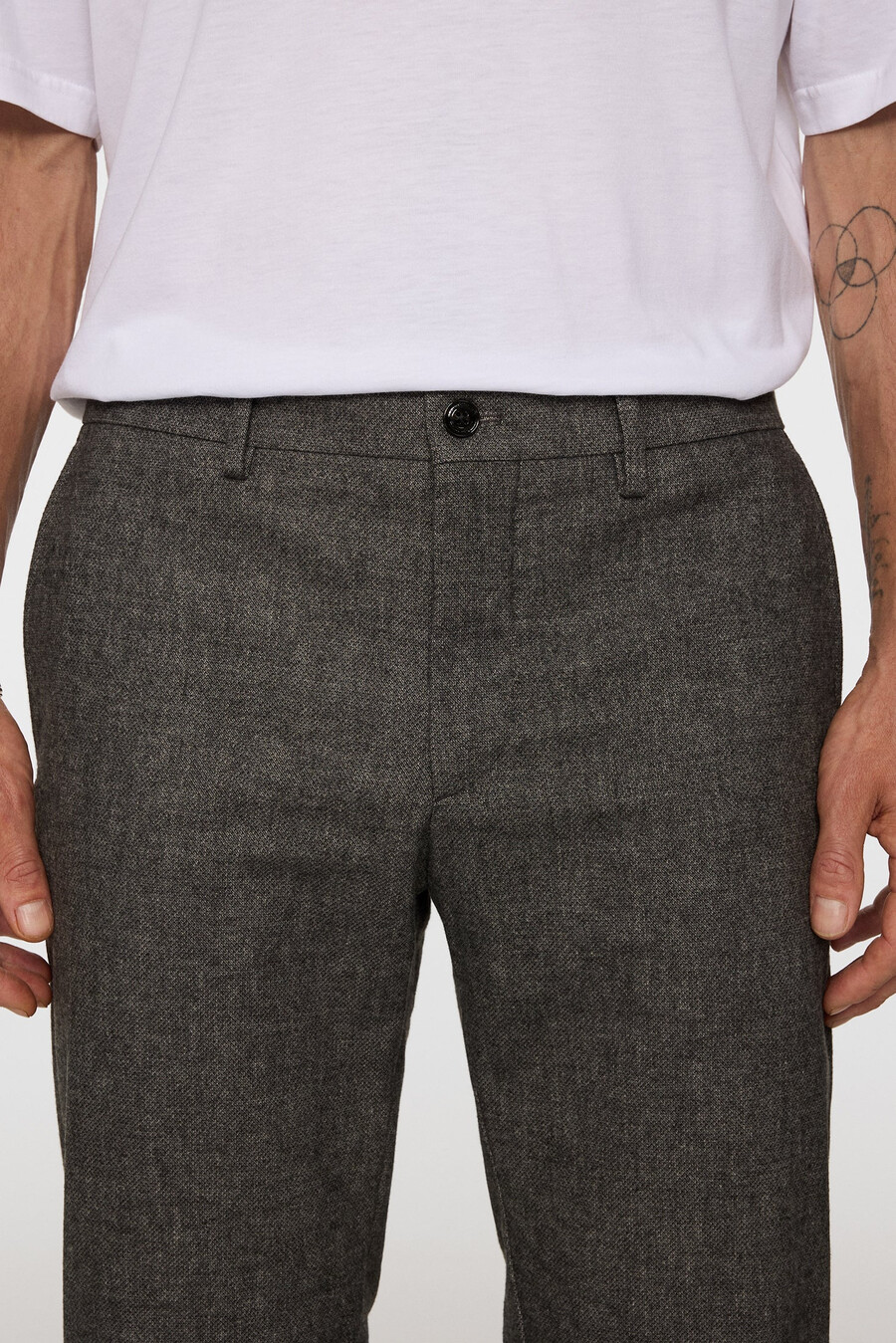 pantalones con microestampado ched